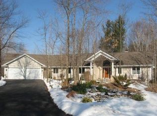 530 Hunters Run, Hobart, WI 54155