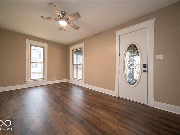 3rd image of 159 E King St