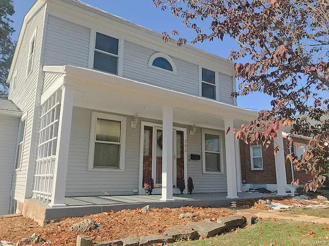 293 Frieda Ave photo 1