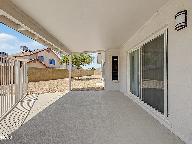7637 W North Ln — Photo 33