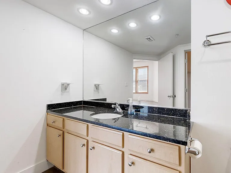 2502 Live Oak St #217 — Photo 19