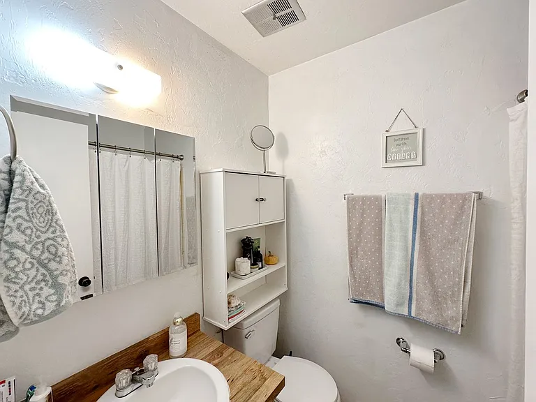 301 NW 13th Ave #5 — Photo 10
