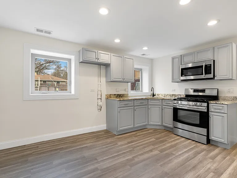 8614 Lakeview Ave — Photo 26