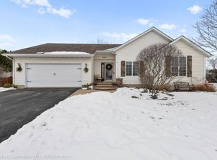 440 Dogwood Ln, Dekalb, IL 60115