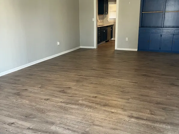 302 S Walnut St #A, Lampasas, TX 76550