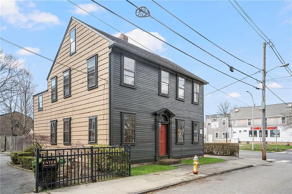 3 bed, 1.5 bath, 1974 sqft, $3,200 — Photo 3