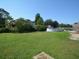 106 Cayuga Ave, Deer Park, NY 11729