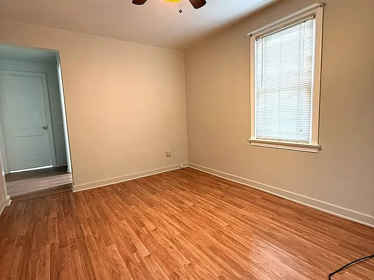217 W Maple St — Photo 10