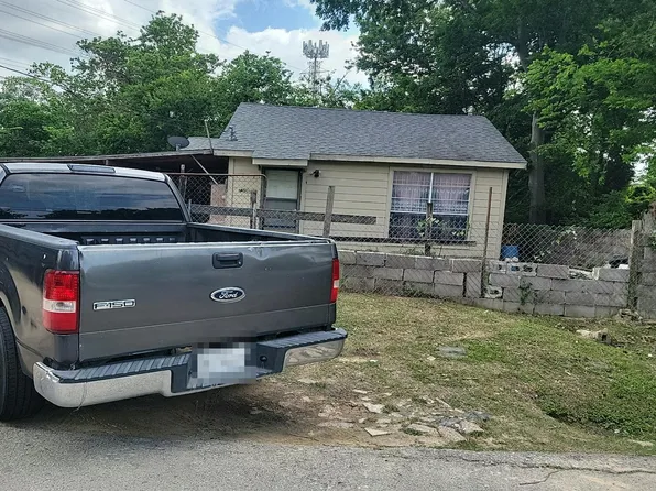 7306 Karnes St, Houston, TX 77020