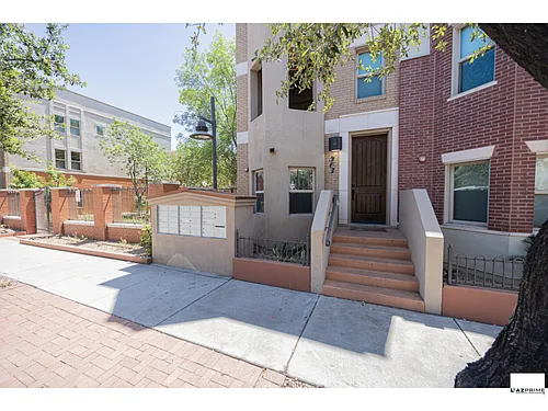 563 W 6th St Photo 1