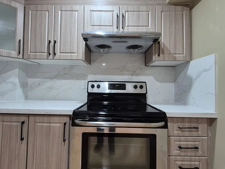 1292 Godwick Dr #LOWER — Photo 15