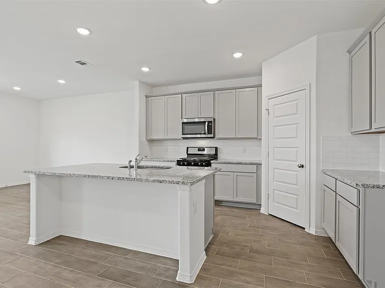 23015 Forebear Dr — Photo 11