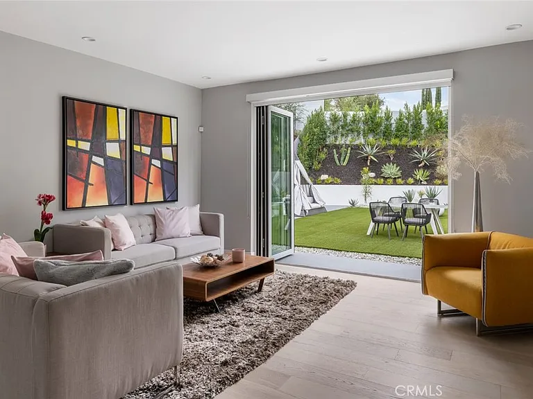 4731 Topanga Canyon Blvd — Photo 14