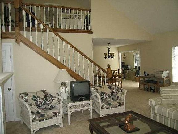 3rd image of 7C Pinehurst Manor