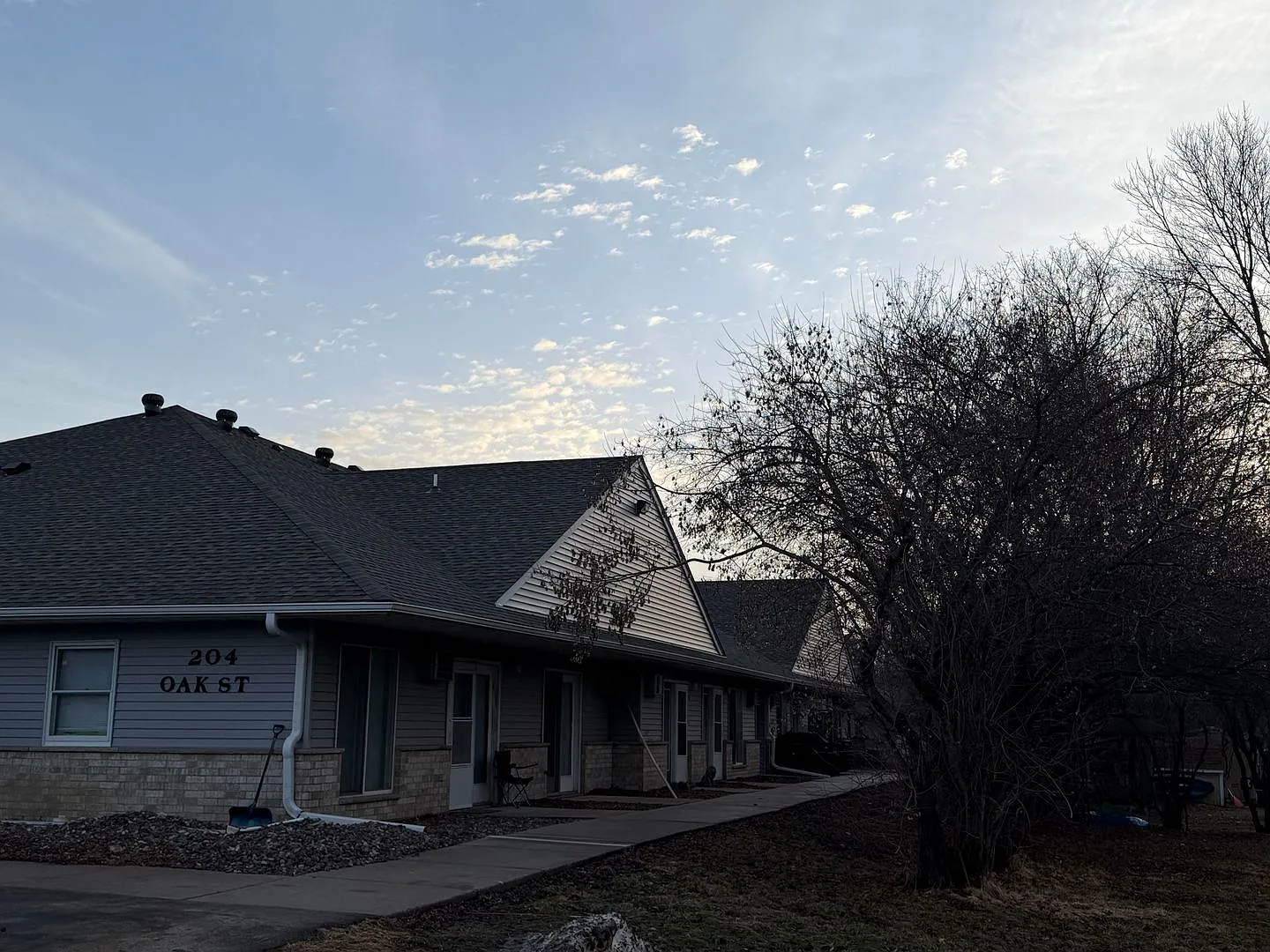 OAK200B — Photo 2