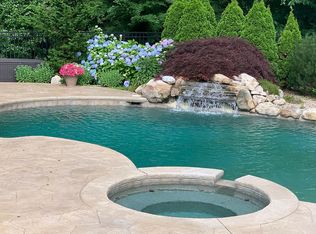 142 Cushing Hill Rd, Hanover, MA 02339