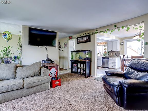 3rd image of 3405 NE 102nd Ct