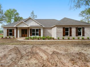 111 H M Blair Ln, Lucedale, MS 39452