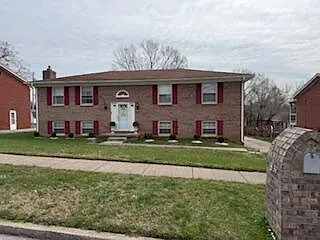 4 bed, 2.5 bath, 2250 sqft, $2,450 — Photo 2