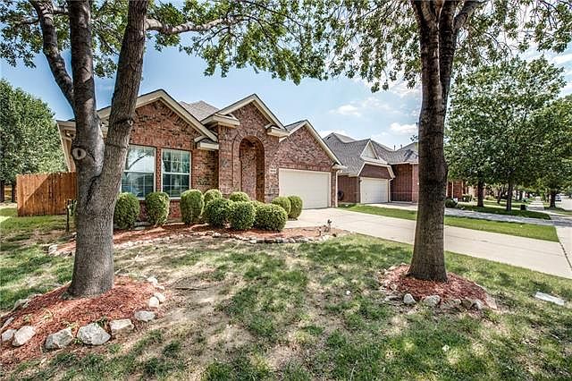 1st image of 5816 Meadowglen Dr