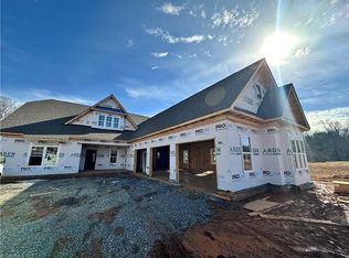 225 Grandworth Way, King, NC 27021