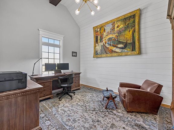 5th image of 1 Scenic Loop Rd SE