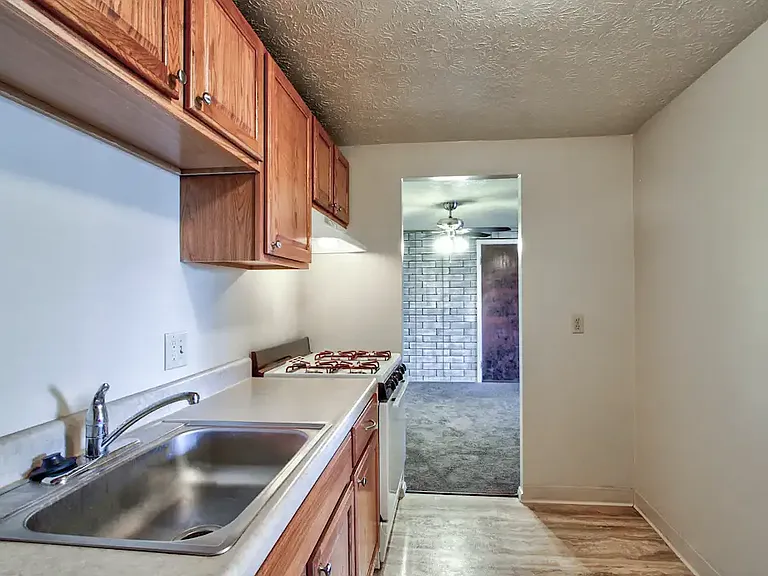 Lake Street Apartments — Photo 6