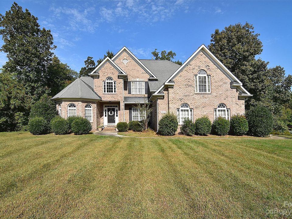 1st image of 9700 Blackbird Hill Ln