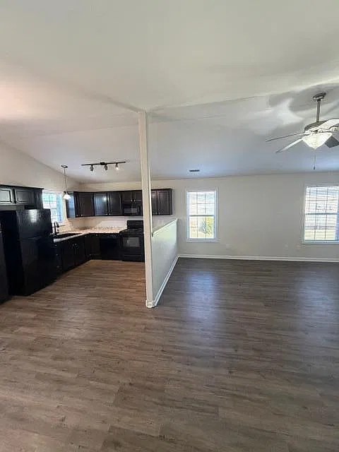 3 bed, 2.0 bath, 1344 sqft, $2,095 — Photo 1