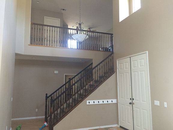 2nd image of 729 Atwood Pl