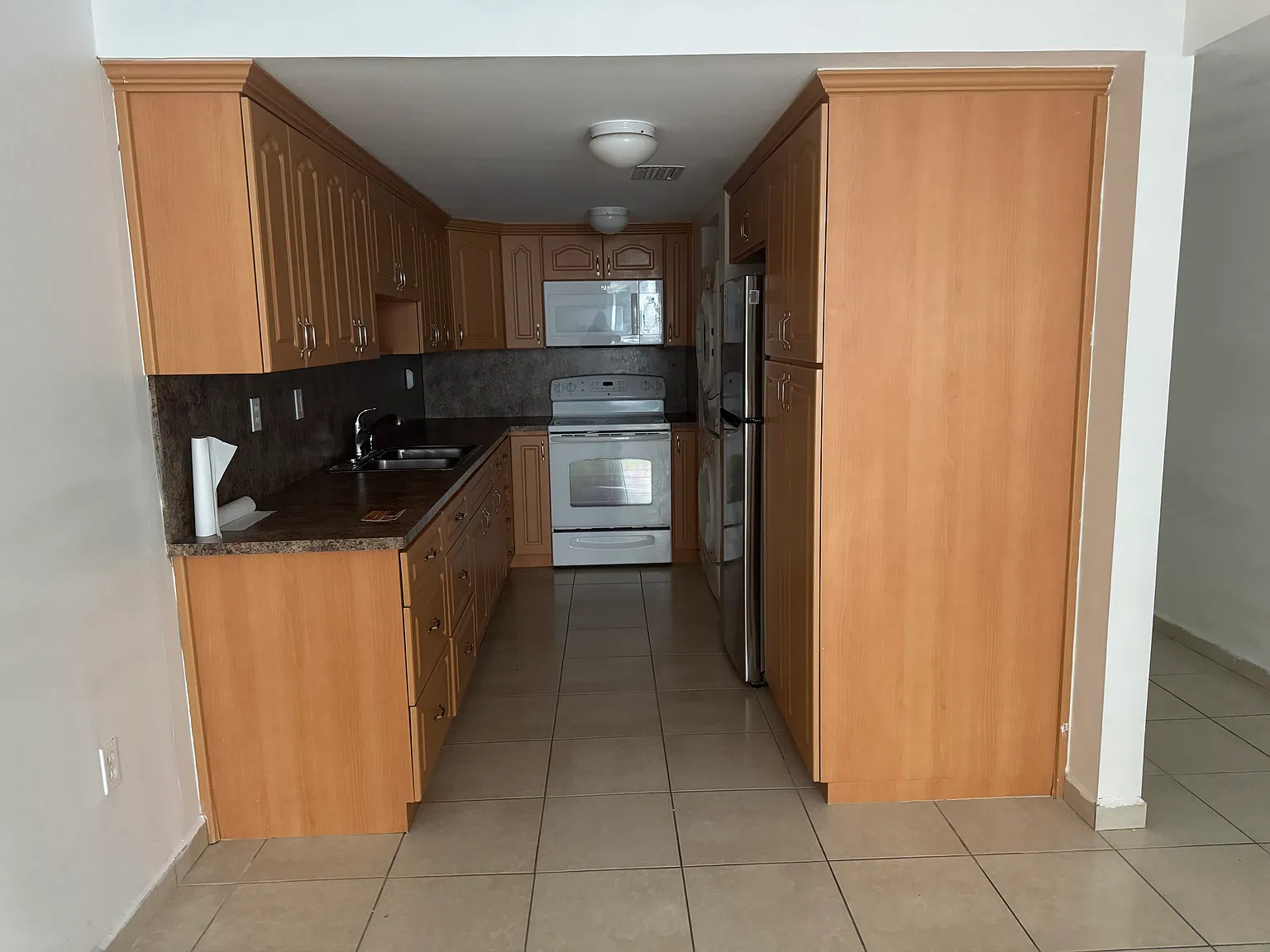 2 bed, 960 sqft, $2,000 — Photo 3