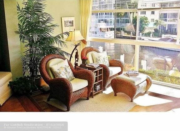 3rd image of 3050 NE 48th St APT 203
