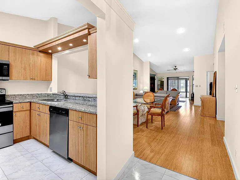 10938 Roebelini Palm Ct #B — Photo 8