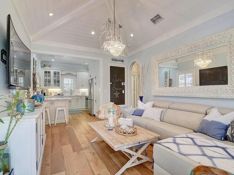 2225 S Ocean Blvd — Photo 6