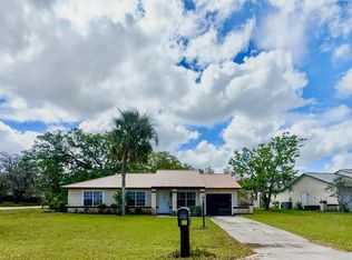 301 Oak Track Dr, Ocala, FL 34472