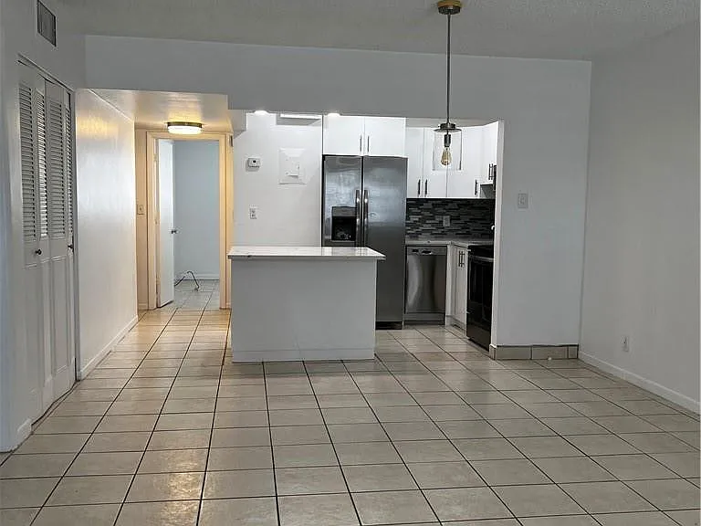 701 Pine Dr #204 — Photo 5