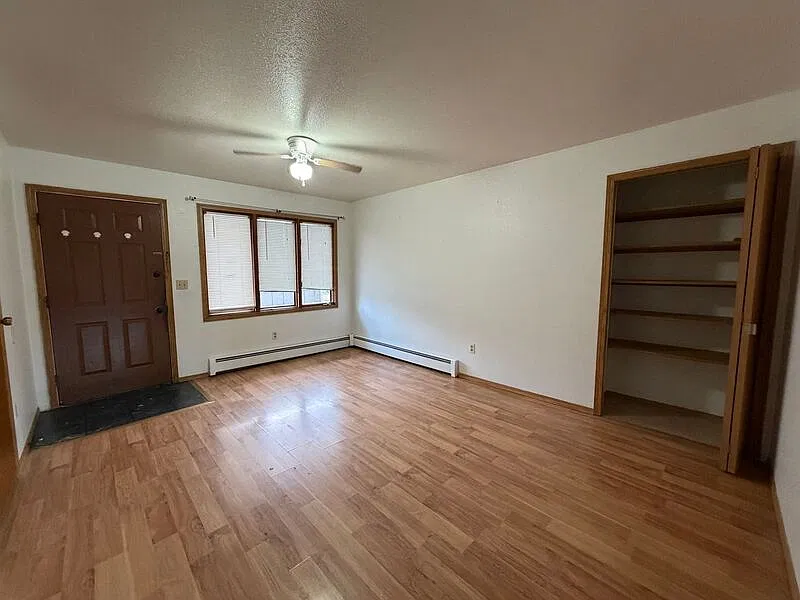2 bed, 1.0 bath, 741 sqft, $1,550 — Photo 2