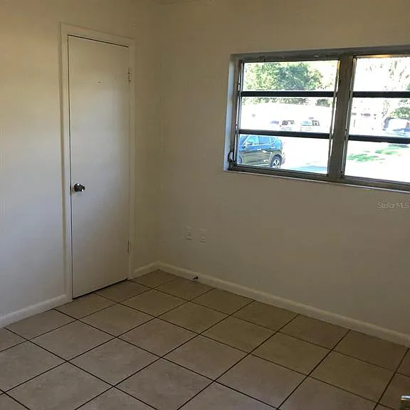 916 Alecon Dr — Photo 10