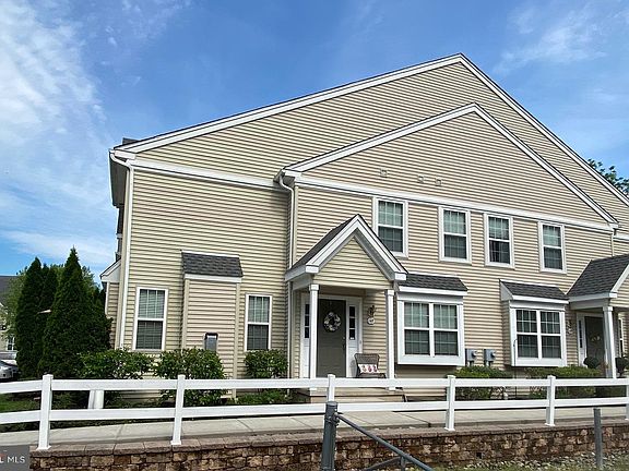 2nd image of 147 Granite Ln #8