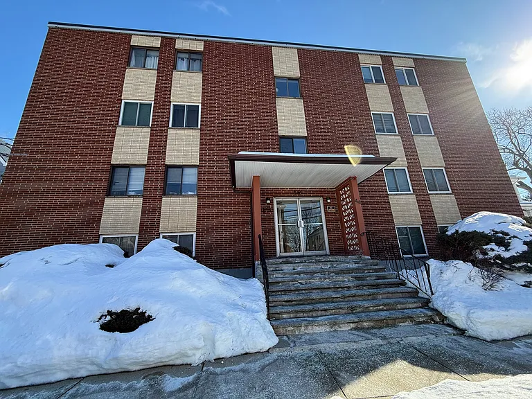 44 Maple St #101 — Photo 16