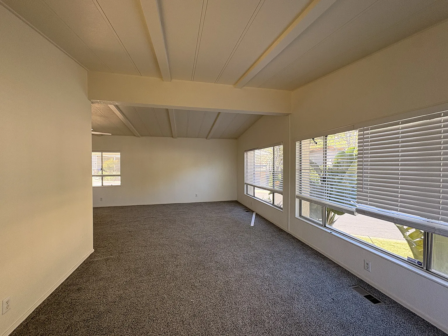 2 bed, 2.0 bath, 1440 sqft, $3,400 — Photo 3