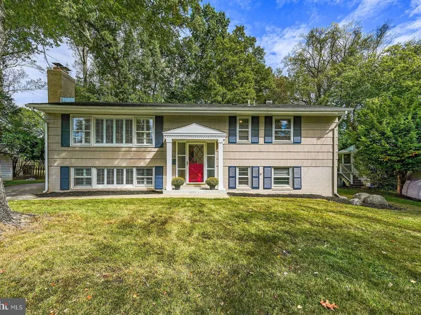 1107 Desale St SW, Vienna, VA 22180