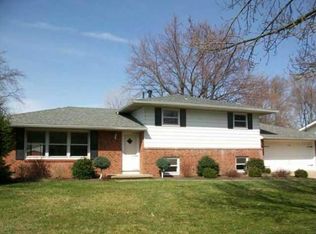 1102 Lyn Rd, Bowling Green, OH 43402