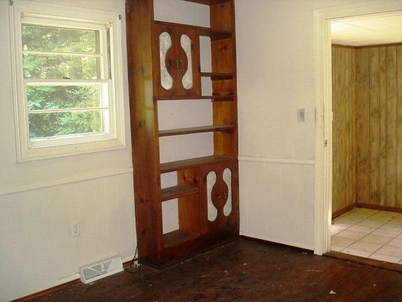 4th image of 25 Havenwood Dr