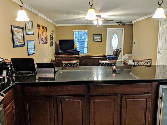 3rd image of 3675 Briar Creek Dr