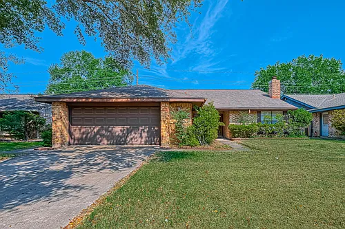 2215 Fort Laramie Dr Photo 1