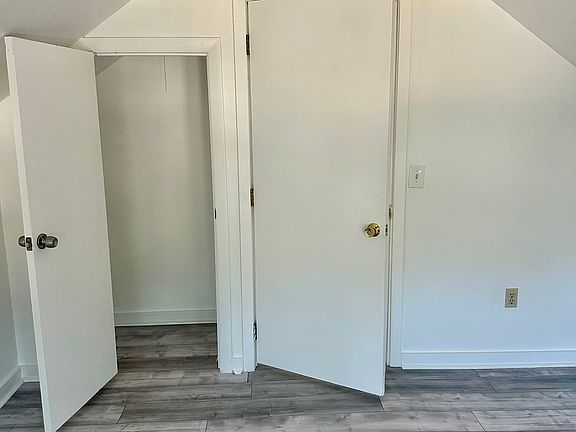 5th image of 1064 Pleasant St #3