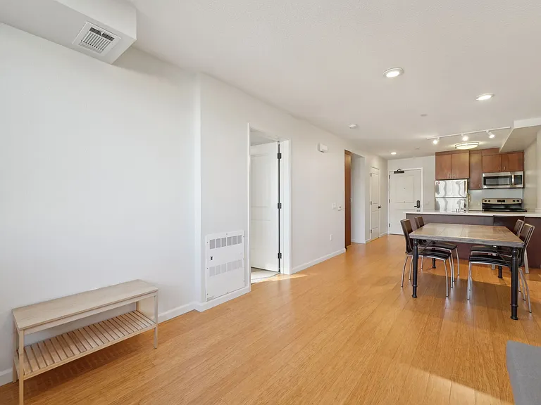Addison Arts Apartments — Photo 97
