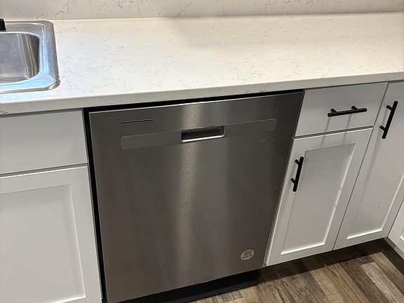 4th image of 1926 E Monroe St