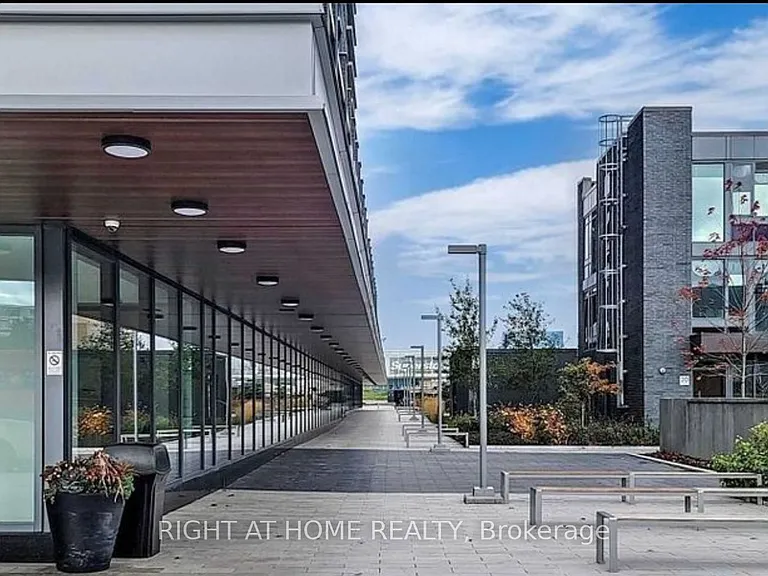 6 Sonic Way NE #2204 — Photo 3